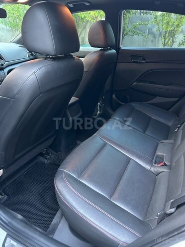 Hyundai Elantra 2017, 231,746 km - 1.6 l - Bakı