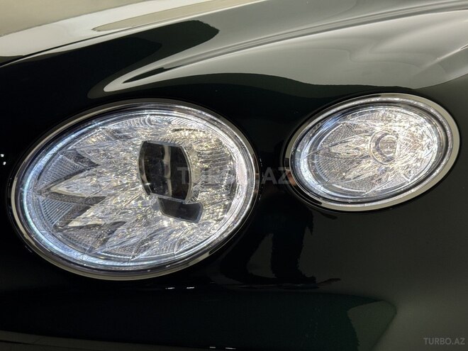 Bentley Bentayga-11