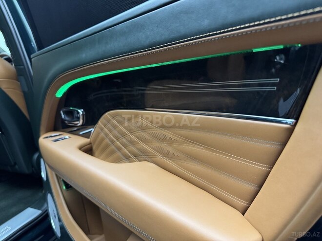 Bentley Bentayga-34