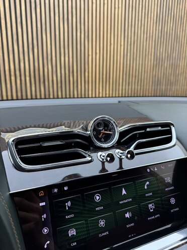Bentley Bentayga-38