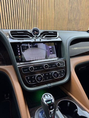 Bentley Bentayga-35