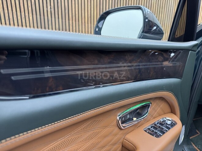 Bentley Bentayga-41