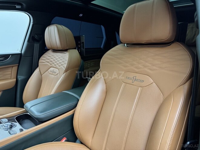 Bentley Bentayga-15
