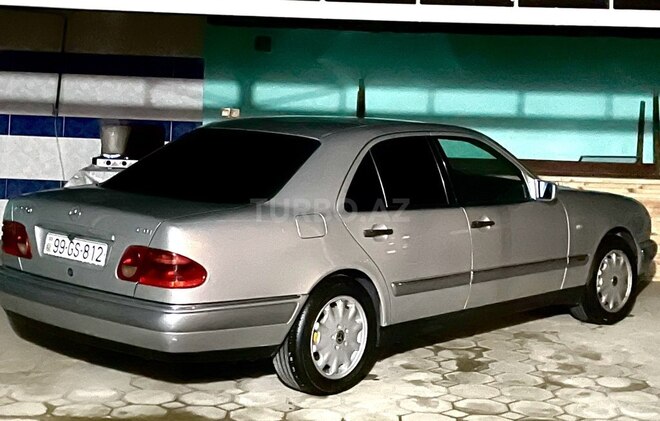 Mercedes E 220 d 1999, 513,694 km - 2.2 l - Bakı