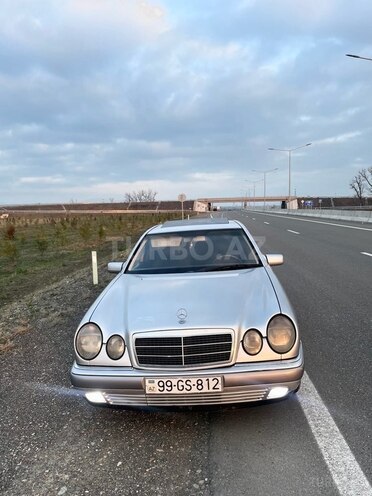 Mercedes E 220 d 1999, 513,694 km - 2.2 l - Bakı