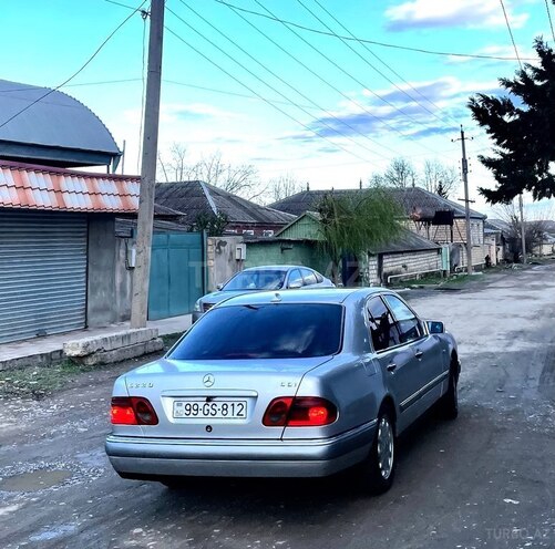 Mercedes E 220 d 1999, 513,694 km - 2.2 l - Bakı