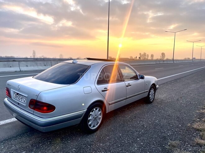 Mercedes E 220 d 1999, 513,694 km - 2.2 l - Bakı