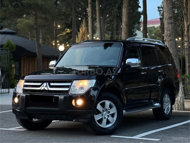 Mitsubishi Pajero-6