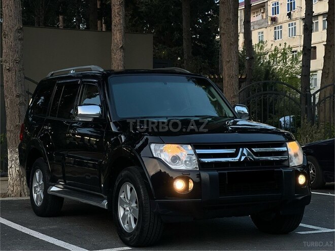 Mitsubishi Pajero-7