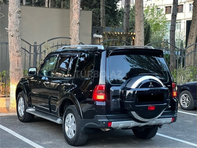 Mitsubishi Pajero-10