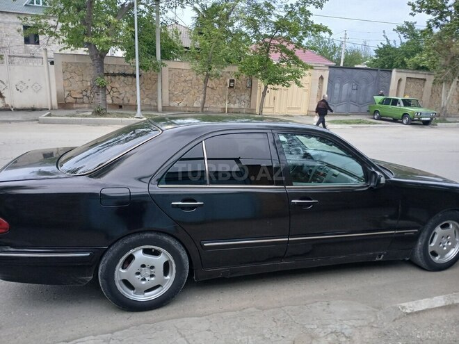 Mercedes E 220 d 2000, 333,333 km - 2.2 л - Yevlax