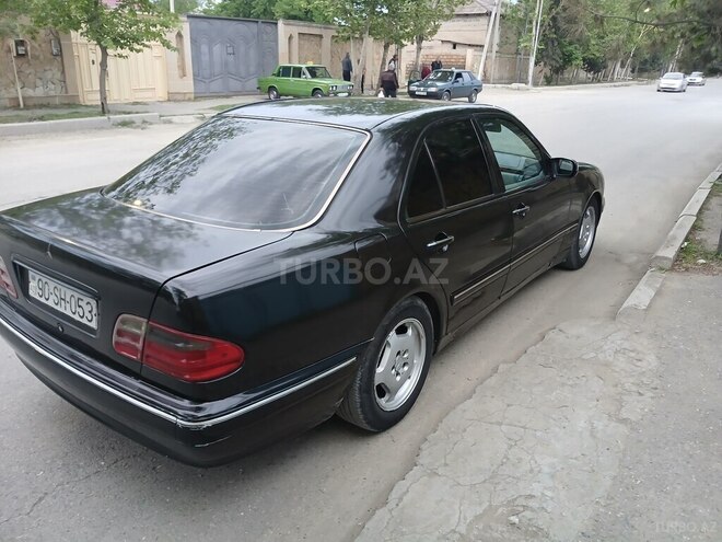 Mercedes E 220 d 2000, 333,333 km - 2.2 л - Yevlax