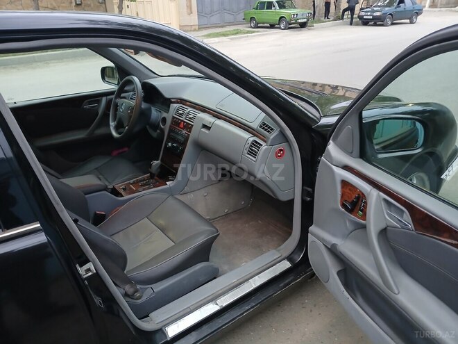 Mercedes E 220 d 2000, 333,333 km - 2.2 л - Yevlax