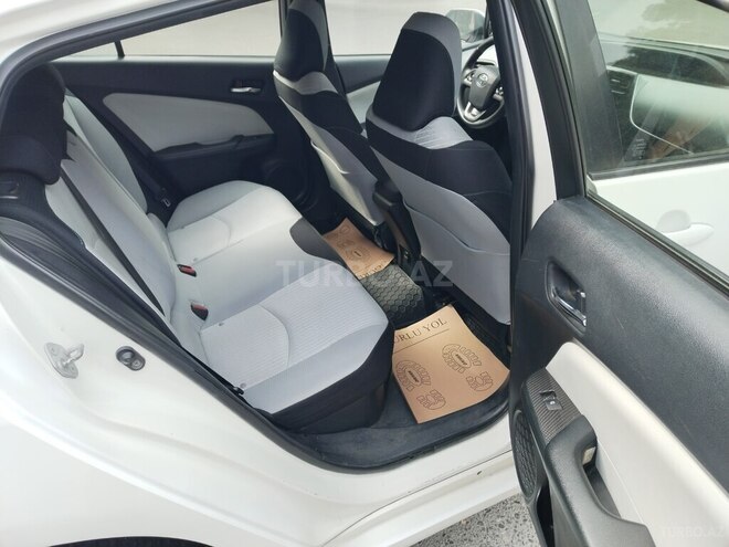 Toyota Prius 2018, 110,000 km - 1.8 l - Sumqayıt