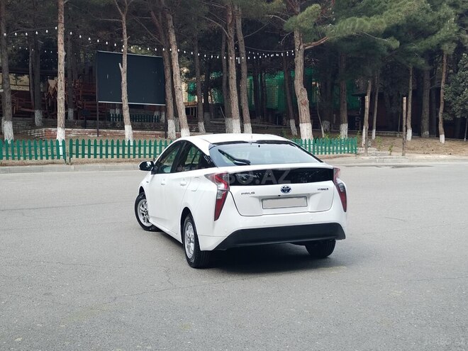 Toyota Prius 2018, 110,000 km - 1.8 l - Sumqayıt