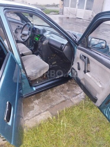 LADA (VAZ) 2112 2001, 230,000 km - 1.6 l - Ucar