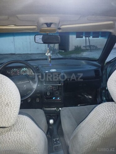 LADA (VAZ) 2112 2001, 230,000 km - 1.6 l - Ucar