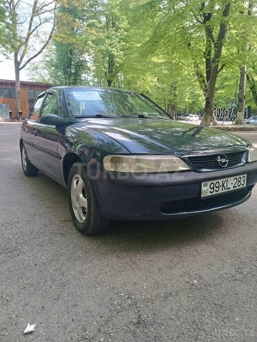 Opel Vectra 1998, 250,000 km - 1.6 l - Quba