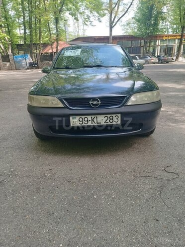 Opel Vectra 1998, 250,000 km - 1.6 l - Quba