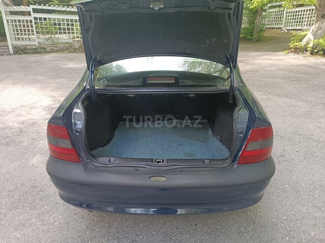 Opel Vectra 1998, 250,000 km - 1.6 l - Quba