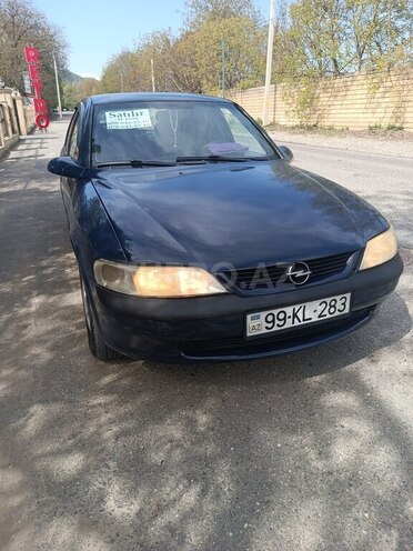 Opel Vectra 1998, 250,000 km - 1.6 l - Quba