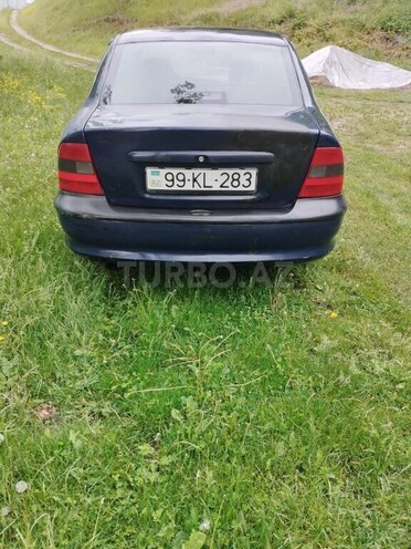 Opel Vectra 1998, 250,000 km - 1.6 l - Quba