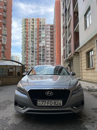 Hyundai Sonata-1