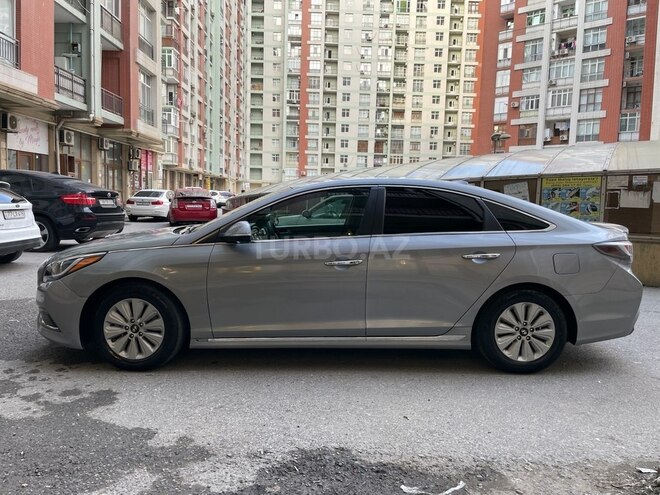 Hyundai Sonata-5
