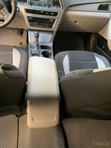 Hyundai Sonata-8