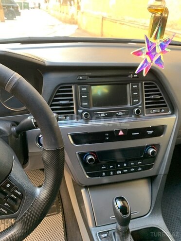 Hyundai Sonata-10