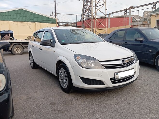 Opel Astra 2010, 180,000 km - 1.3 л - Bakı