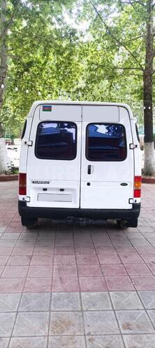Ford Transit-12