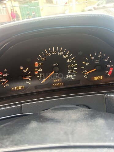 Mercedes E 230 1995, 443,000 km - 2.3 l - Bakı