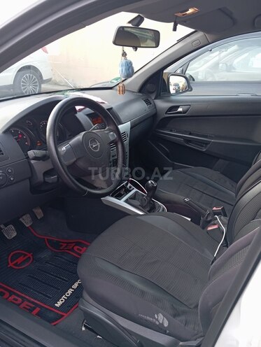 Opel Astra 2010, 180,000 km - 1.3 л - Bakı