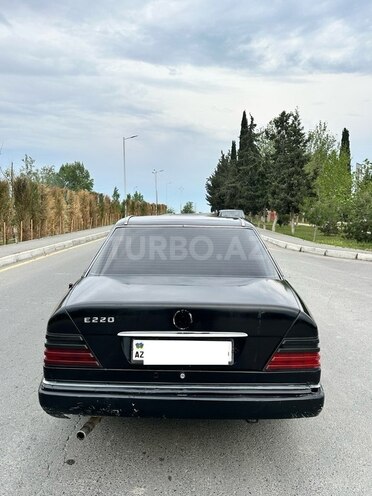 Mercedes E 220 1994, 375,847 km - 2.2 l - Mingəçevir