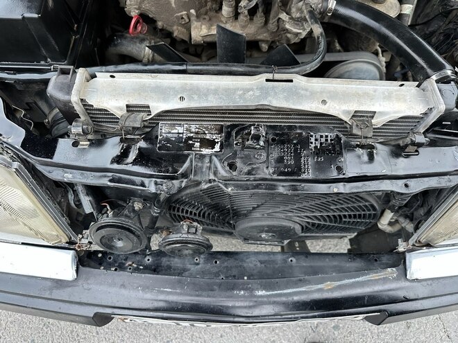 Mercedes E 220 1994, 375,847 km - 2.2 l - Mingəçevir