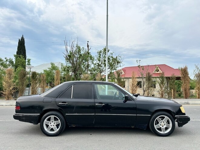 Mercedes E 220 1994, 375,847 km - 2.2 l - Mingəçevir