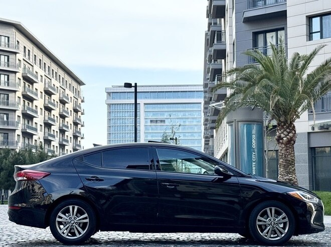Hyundai Elantra 2017, 86,700 km - 2.0 l - Bakı