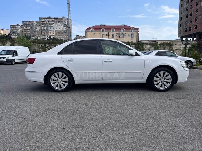 Hyundai Sonata-14