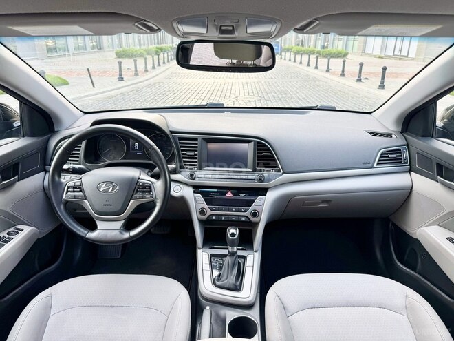 Hyundai Elantra 2017, 86,700 km - 2.0 l - Bakı