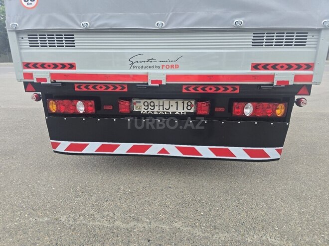 Ford Transit-14