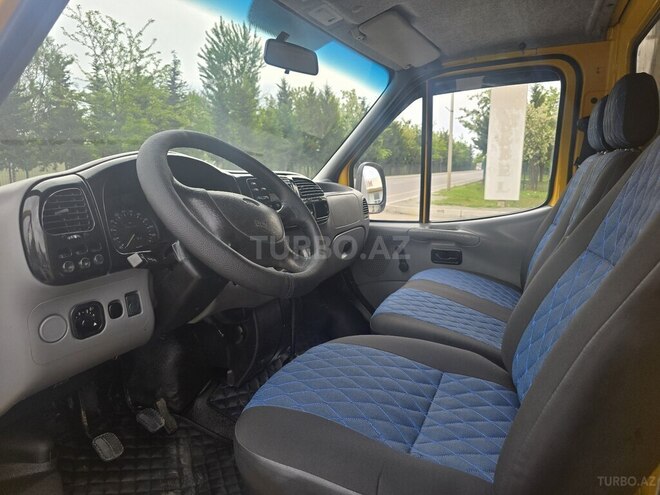 Ford Transit-16