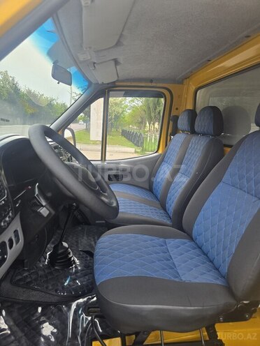 Ford Transit-21