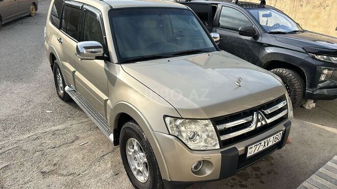 Mitsubishi Pajero-1