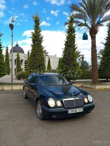 Mercedes E 240 1998, 423,000 km - 2.4 l - Astara