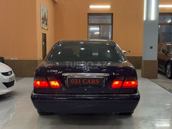 Mercedes E 240-3