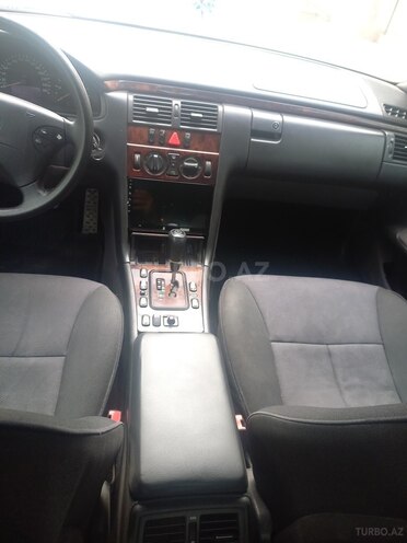 Mercedes E 220 d 2001, 634,500 km - 2.2 l - Bakı