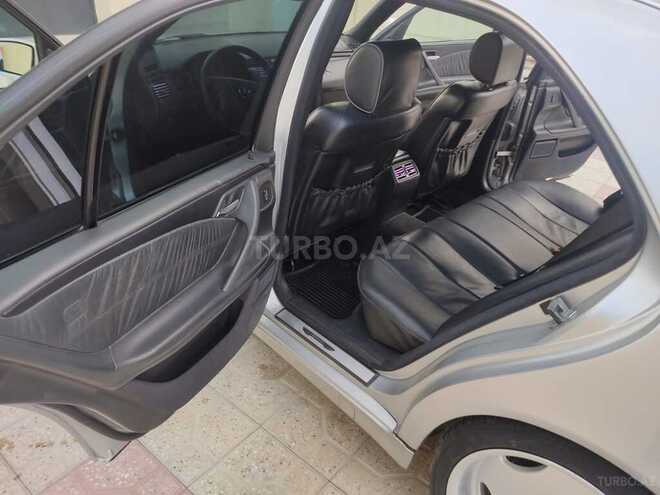 Mercedes E 280 1999, 300,000 km - 2.8 l - Bakı