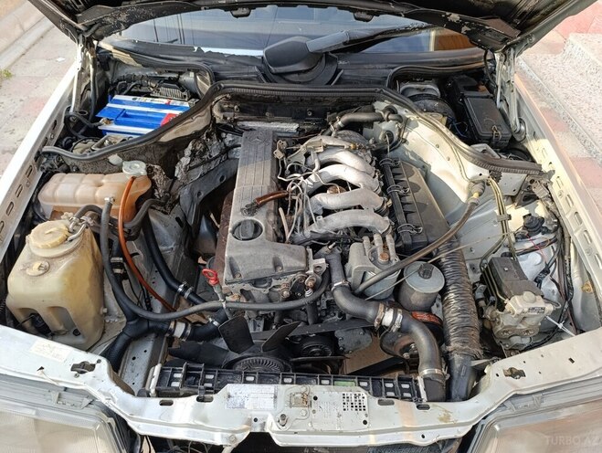 Mercedes E 250 1991, 450,000 km - 2.5 l - Bakı