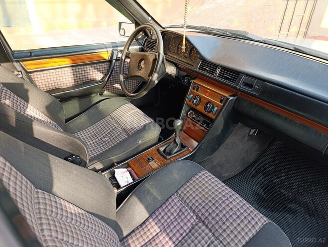 Mercedes E 250 1991, 450,000 km - 2.5 l - Bakı